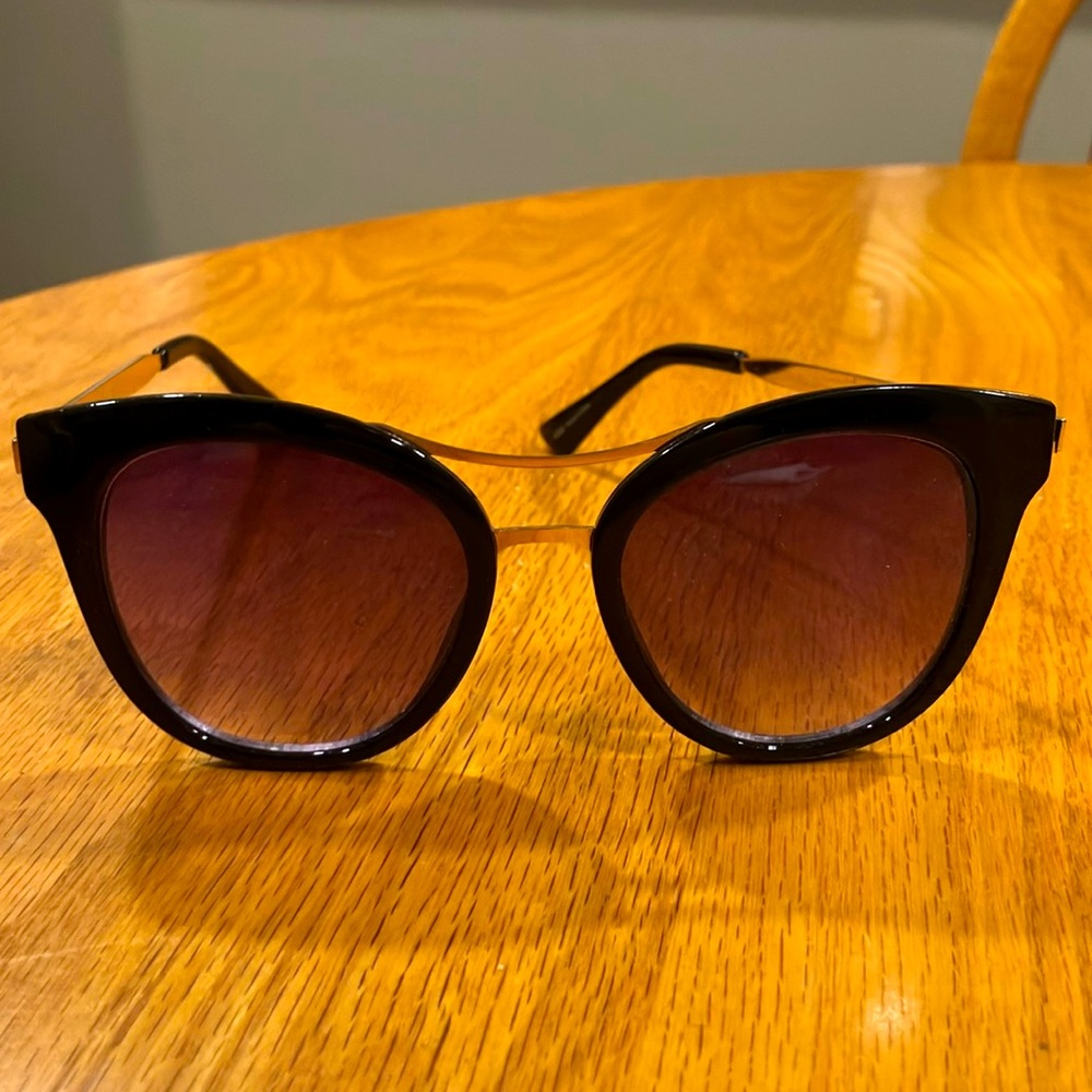 GUESS Sunglasses